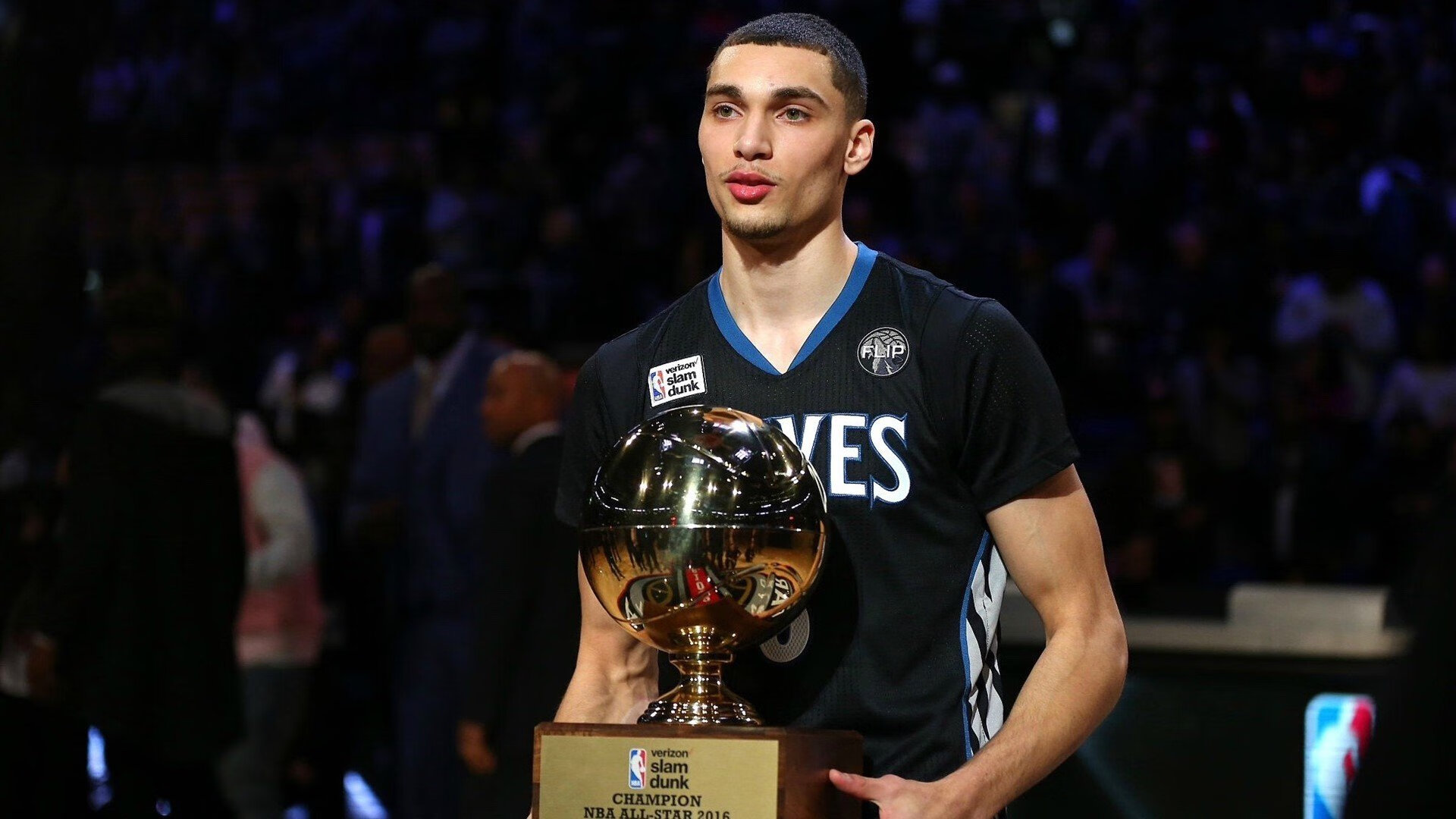 曼城头号射手阿圭罗蝉联英超金靴，赛季表现抢眼，阿圭罗是曼城队长吗